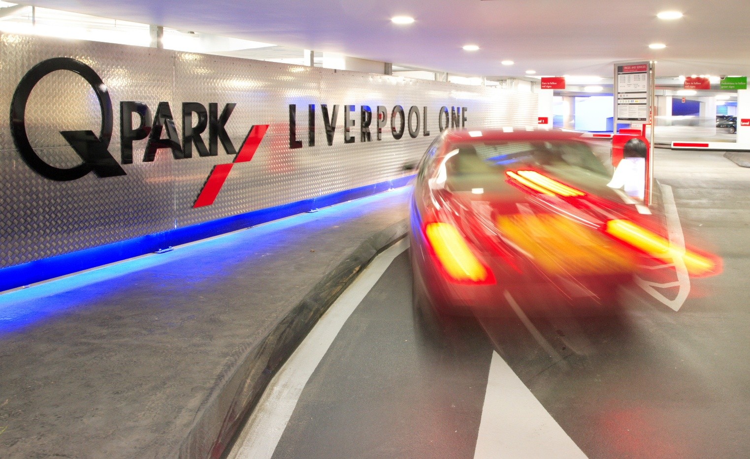 Q-Park erhöht Parkplatzsicherheit mit zentralem Komplettsystem